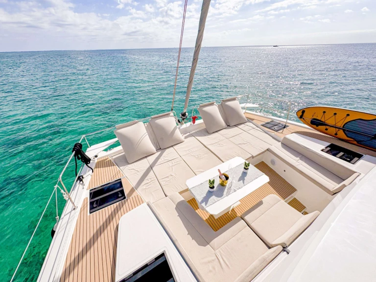 Yacht di lusso a noleggio a Nassau al miglior prezzo