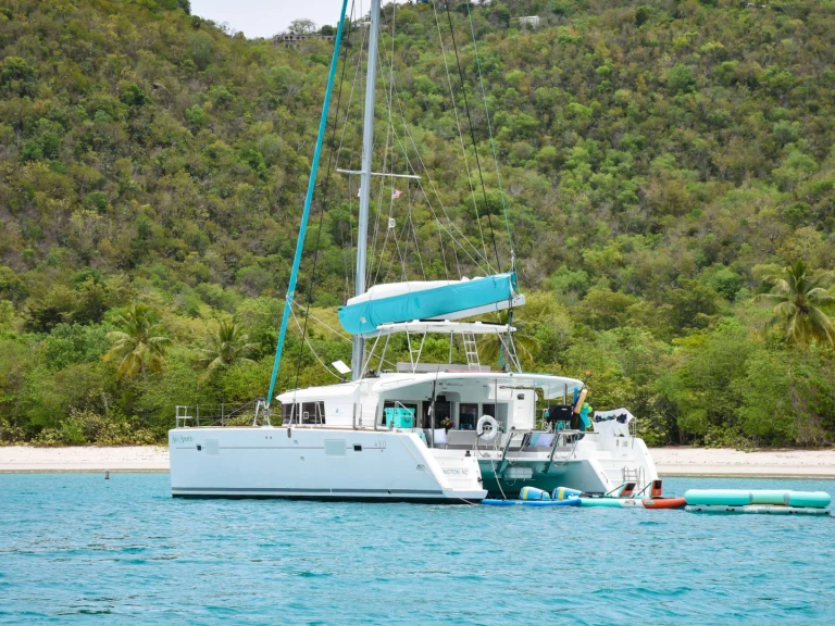 Yacht di lusso a noleggio a Isole Vergini Britanniche al miglior prezzo
