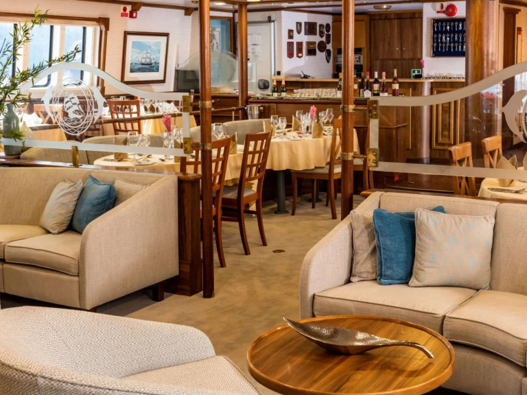 Noleggio Yacht di lusso a Atene – Custom Panorama