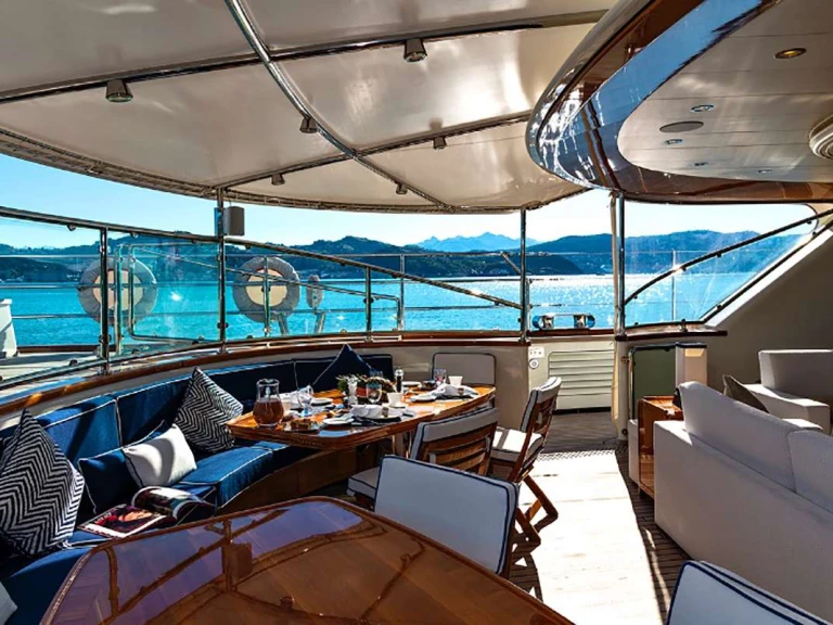 Noleggio Yacht di lusso Perini Navi con patente nautica