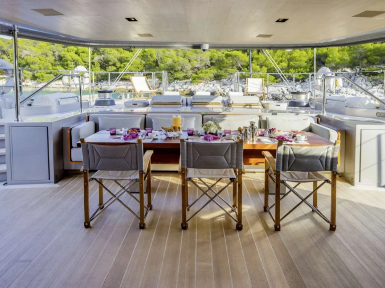 Noleggio Yacht di lusso Perini Navi con patente nautica