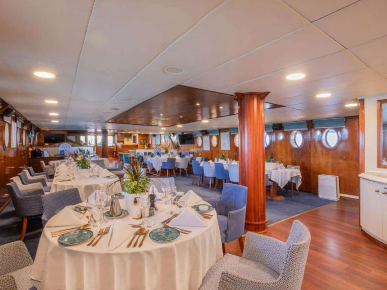 Custom Galileo da affittare a  Atene