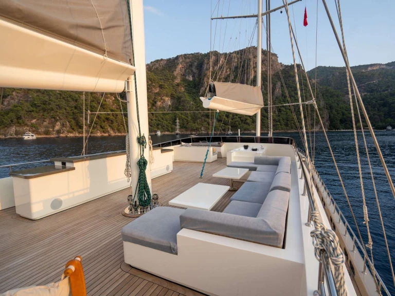 Noleggio Yacht di lusso Custom con patente nautica