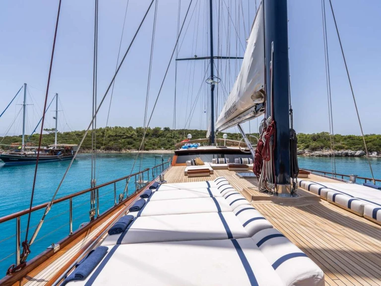 Noleggio Yacht di lusso Custom Gulet-Motor Sailor con patente nautica