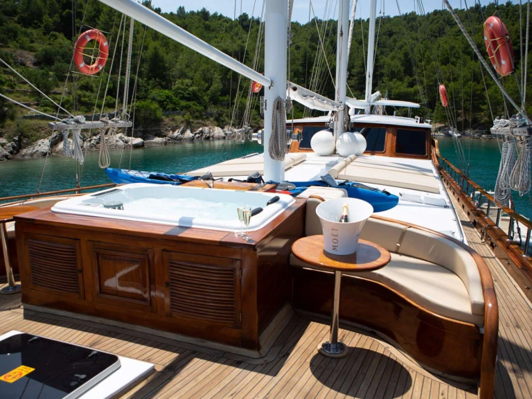 Noleggio barche costume Dolce Vita a Sebenico su Samboat