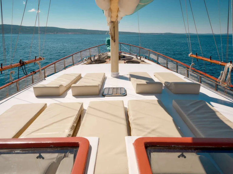 Noleggio Yacht di lusso con o senza skipper  Custom Built Aluminum Cutter a Krilo