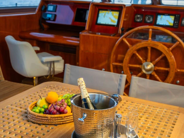 Noleggio Yacht di lusso Jongert con patente nautica