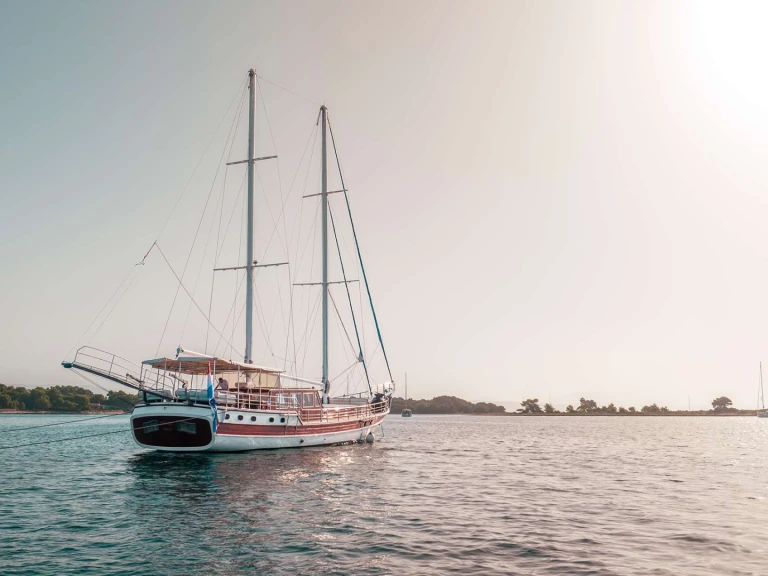 Noleggio Yacht di lusso con o senza skipper Custom a Spalato