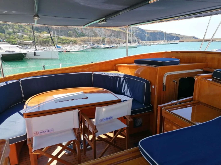 Perini Navi MALIZIA da affittare a  Sicily (Island)