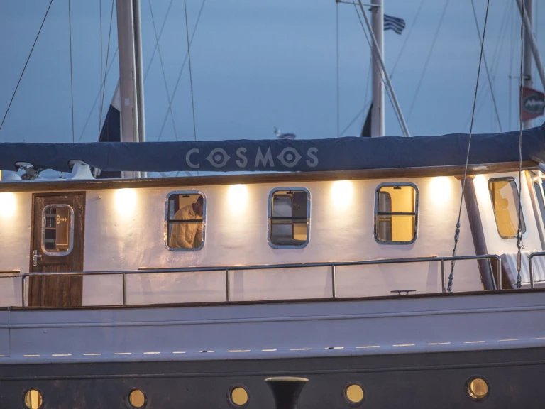 Noleggio barche Custom COSMOS a Álimos su Samboat