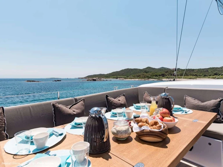 Noleggio barche Corsica economico NEYINA