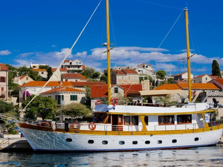 Custom ADRIATIC BREEZE da affittare a  Zara