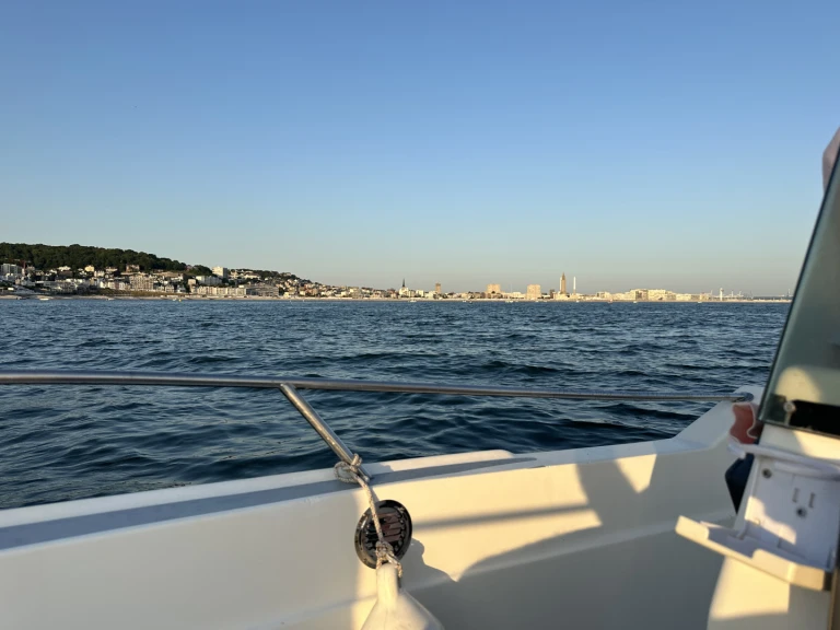 Noleggiare una B2 Marine Cap Ferret 500 a Le Havre