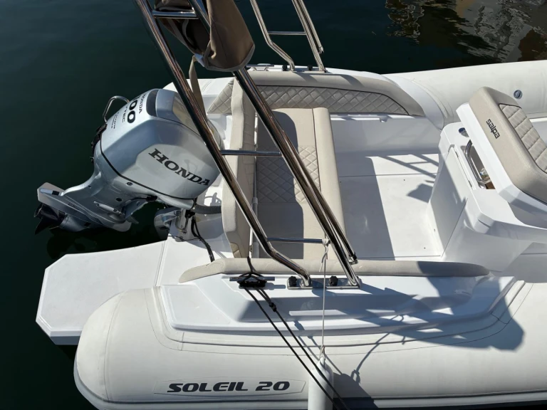 Noleggio Gommone a Port Grimaud – Salpa Salpa Soleil 20