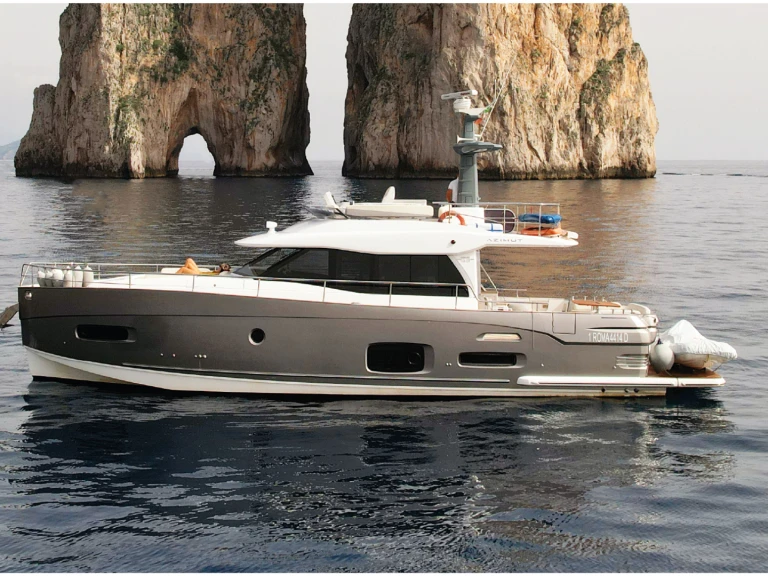 Noleggio Barca a motore a Forio – Azimut Azimut Magellano 53