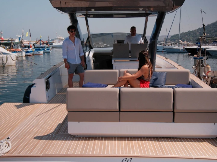 Noleggio Yacht di lusso Fiart con patente nautica
