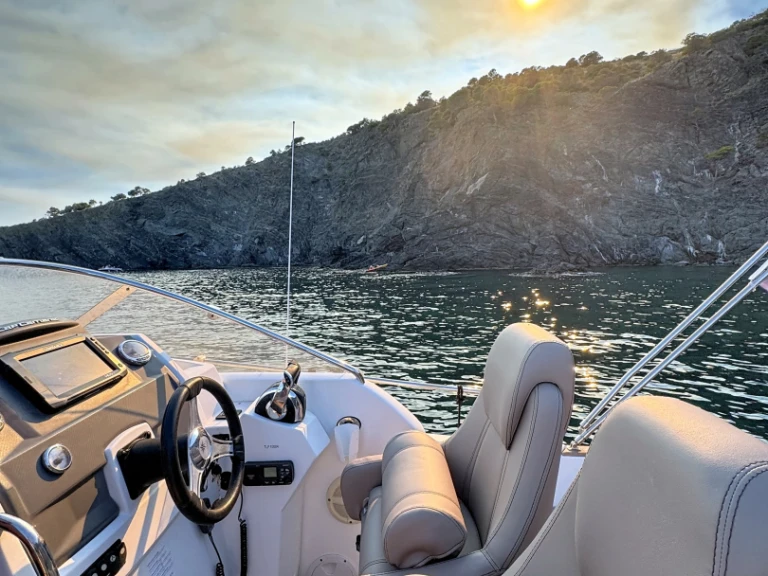 Noleggio barche Jeanneau Cap Camarat 8.5 WA a Cerbère su Samboat