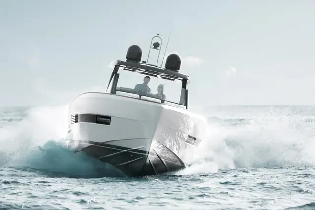 Noleggiare una Fjord Fjord 42 Open a Saint-Tropez