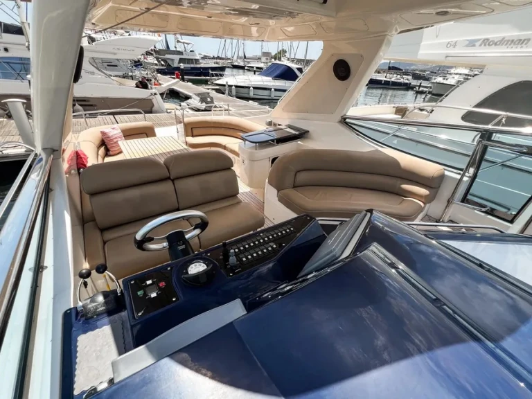 Noleggio Barca a motore Sealine con patente nautica