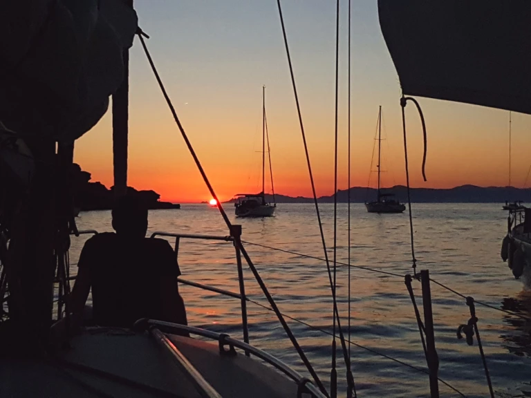 Barca a vela a noleggio a Sanary-sur-Mer al miglior prezzo