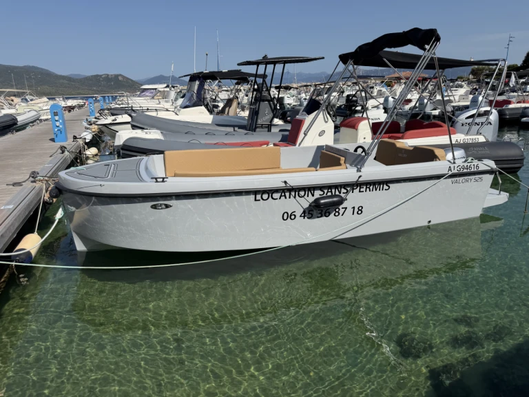 Noleggio barche Valory 525 a Porto Pollo su Samboat
