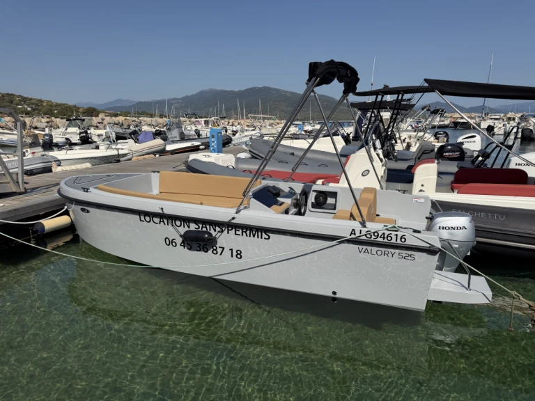Noleggio Barca a motore Valory con patente nautica