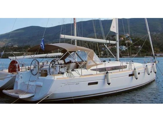 Noleggio Barca a vela Jeanneau con patente nautica