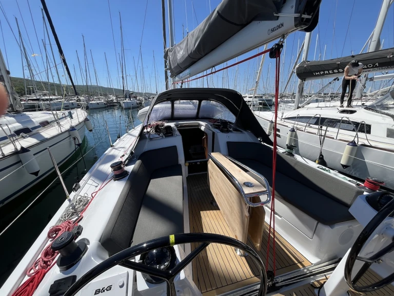 Noleggiare una Dehler Dehler 38 SQ a Punat