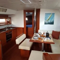 Noleggio Barca a vela Bénéteau con patente nautica