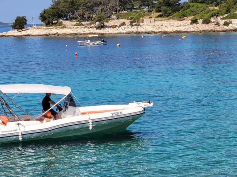 Noleggio Gommone con o senza skipper Marlin Boat a Lesina (Hvar)