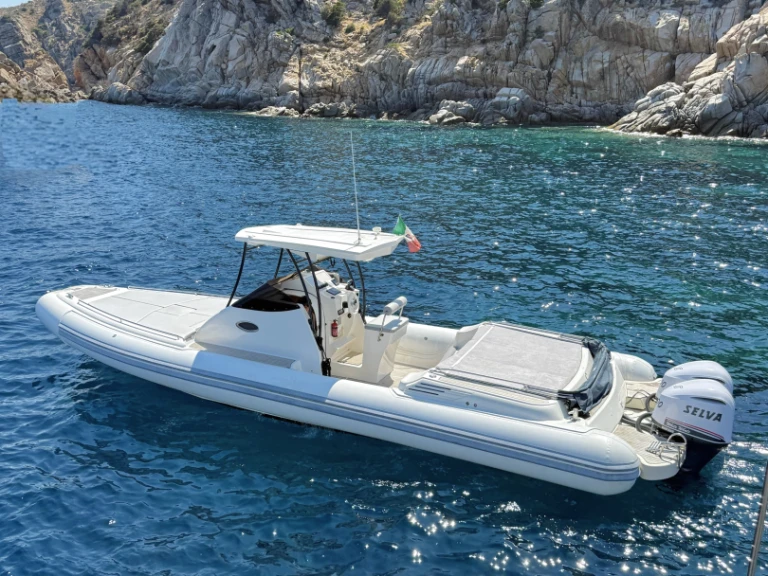 Noleggio Gommone con o senza skipper CVL Nautica a Cannigione