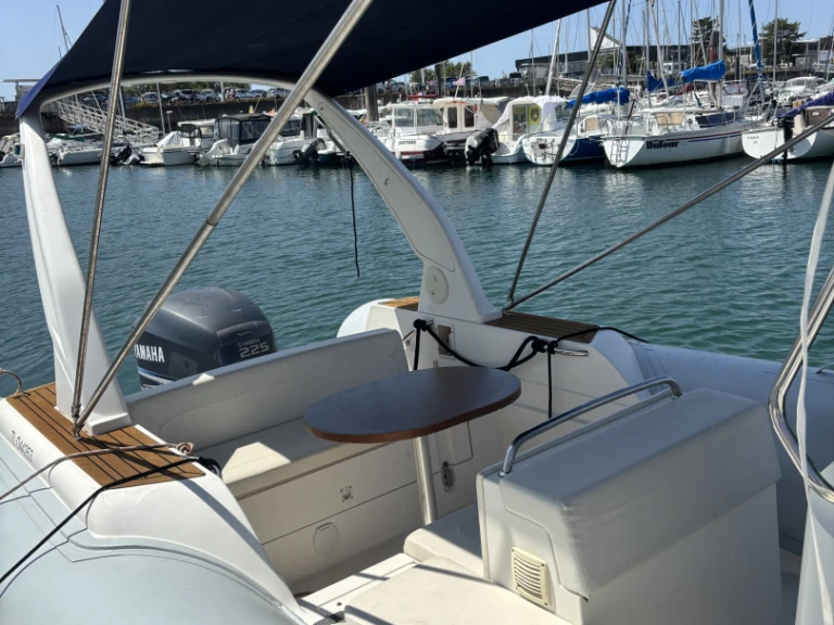 Capeli Tempest 770 da affittare a  La Rochelle