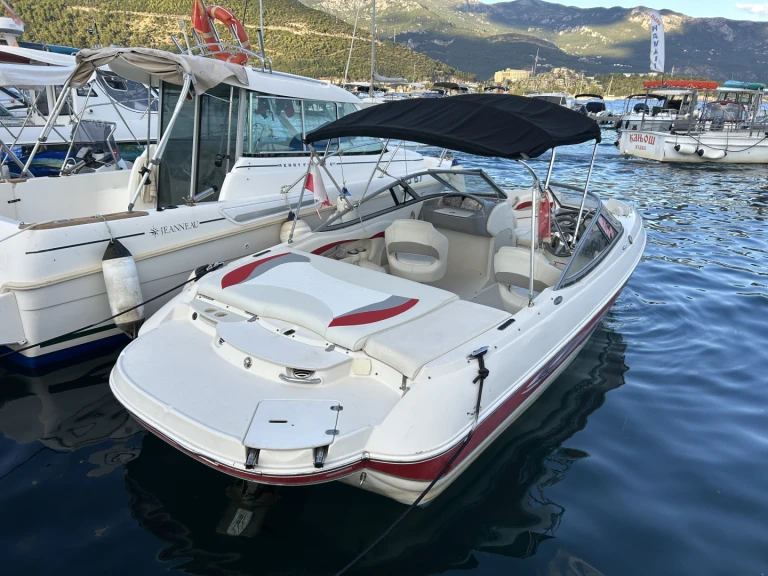 Noleggio Barca a motore con o senza skipper Stingray a Budva