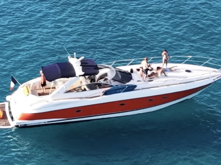 Yacht di lusso a noleggio a Golfe-Juan al miglior prezzo