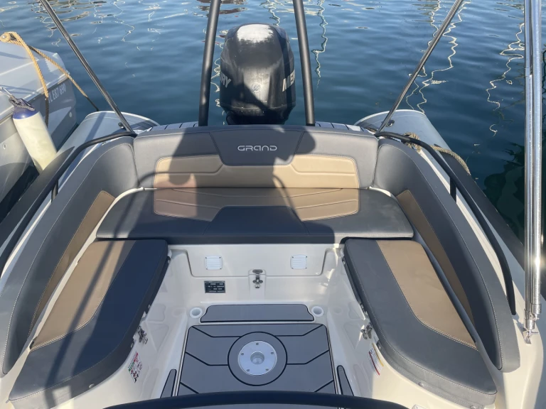 Noleggio Gommone Grand Boats con patente nautica