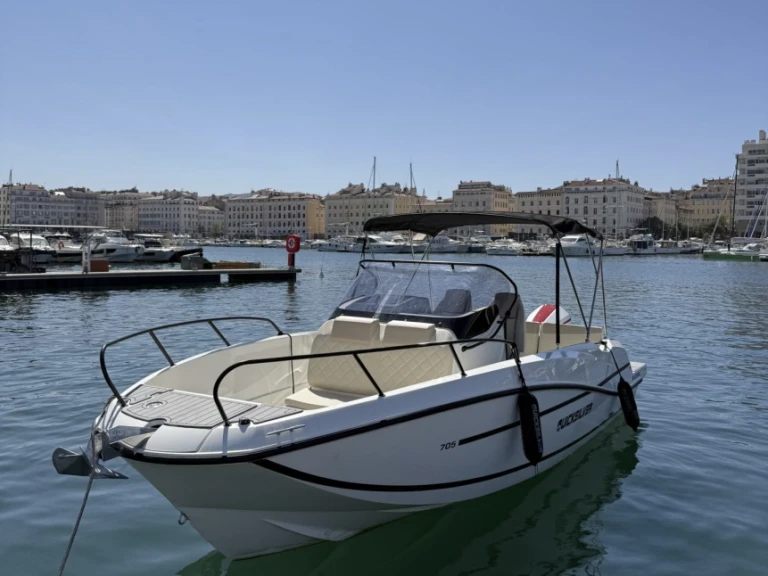 Noleggio Barca a motore Quicksilver con patente nautica