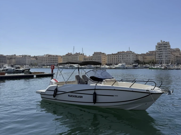 Noleggio Barca a motore con o senza skipper Quicksilver a Marsiglia