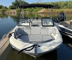 Noleggio Barca a motore a Hyères – Bayliner M19