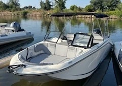 Noleggio barche Bayliner M19 a Hyères su Samboat