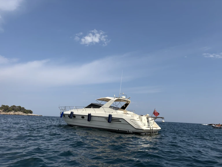 Noleggio barche Princess 46 a Antibes su Samboat
