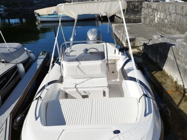 Noleggio a Grand Port d'Aix-les-Bains – Zar Zar 53 su SamBoat