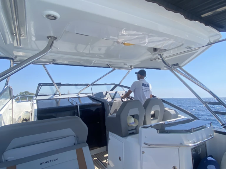 Noleggio Barca a motore con o senza skipper Bénéteau a Mandelieu-la-Napoule