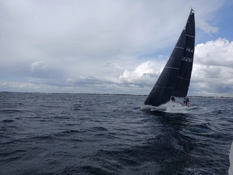 Noleggio Barca a vela Jeanneau con patente nautica