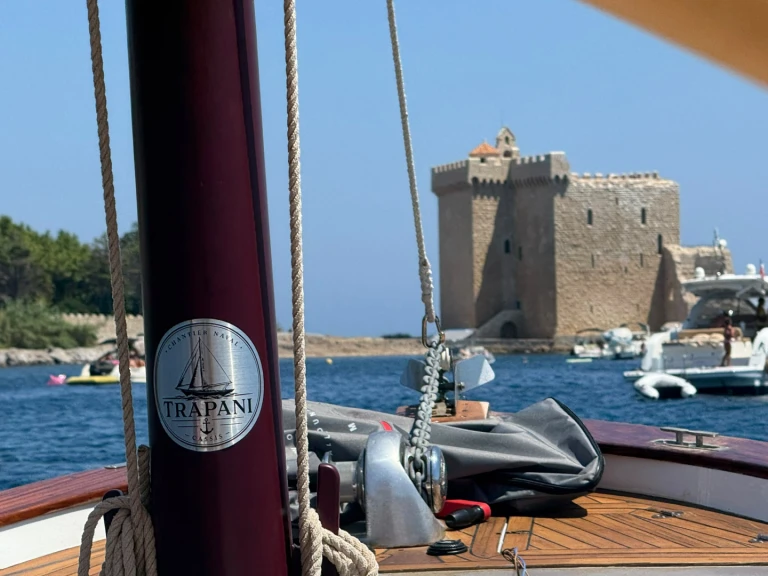 Barca a motore a noleggio a Cannes al miglior prezzo