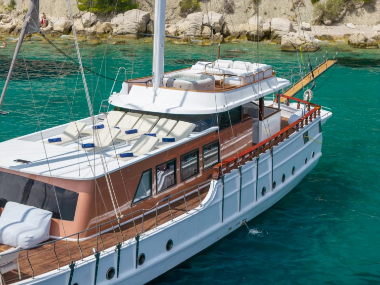 Barca a vela a noleggio a Kaštel Stari al miglior prezzo