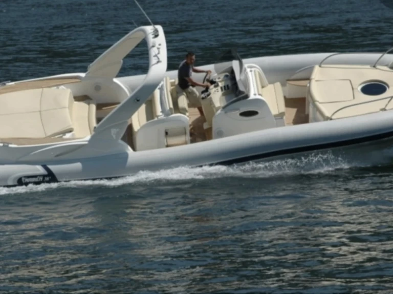 Gommone a noleggio a Porto Rotondo al miglior prezzo