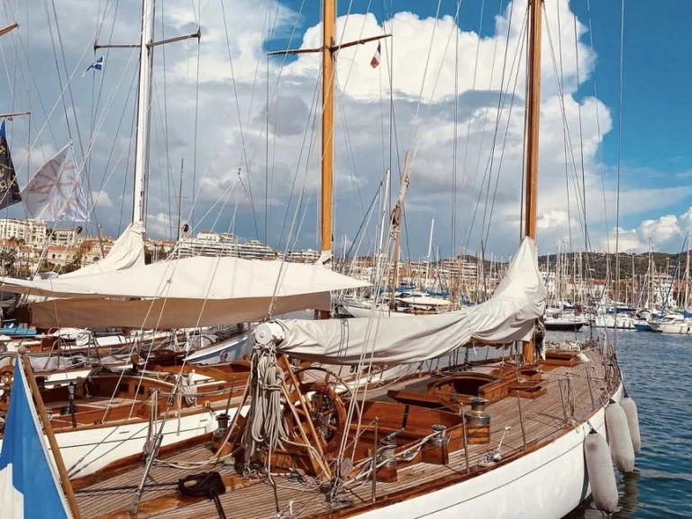 Noleggio Barca a vela con o senza skipper Chantier Bonnin a Marsiglia