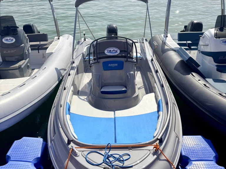 Noleggio Barca a motore Ranieri con patente nautica