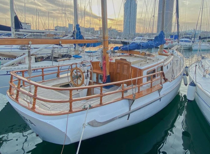Noleggiare una Ta Chiao CT 41 (Formosa 41) a Barcellona