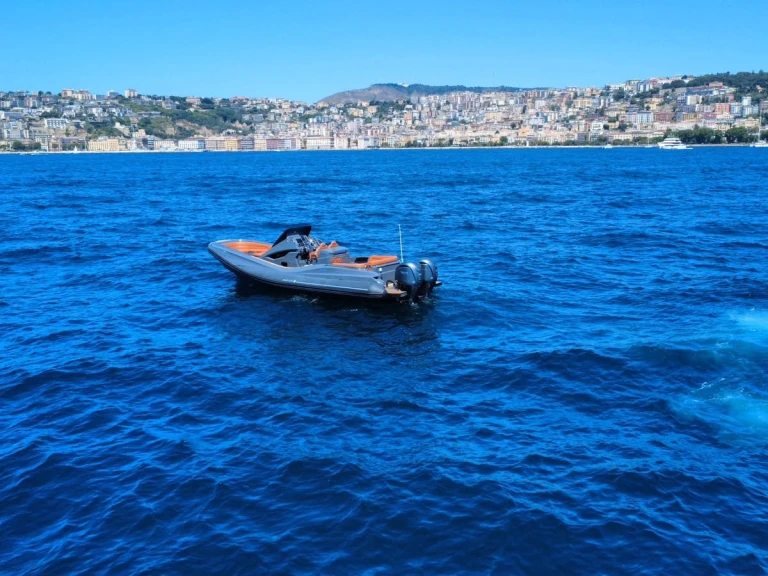 Noleggio Gommone Zar con patente nautica